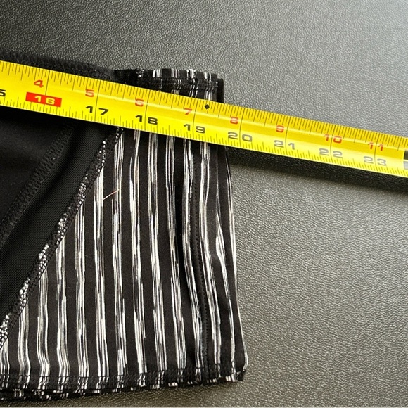 Xersion Activewear Leggings Women's Size L Stretch Black Sheer Cutout Accent - Picture 10 of 14